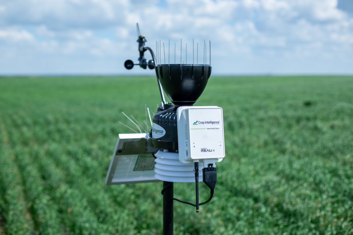 As part of the #160AcresofGoldGiveaway, <a href="/CropIntel/">Crop Intelligence</a> is providing a weather station &amp; soil moisture probe. Using the Crop Intelligence App to interpret data, farmers can make informed agronomic decisions while optimizing return on investment. Enter to win: CanolaMaster.ca