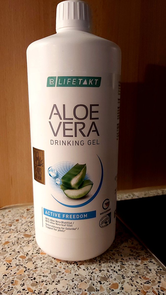 PRINCESSTSN1's tweet photo. @DieGttin1 Meins ist dieses , ich schwรถre drauf tรคglich #Aloe #Drinkinggel โค https://t.co/oN0F2Q3Lho