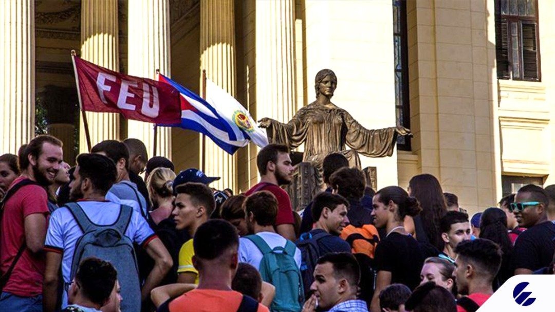 #Cuba🇨🇺, la más antigua de tus universidades  celebra hoy su 295 aniversario. Muchas felicidades a sus estudiantes 👩‍🎓 y trabajadores 👨‍🏫 por hacer de ella emblema de nuestra cubanía. 
 #OrgulloUH #295UH
