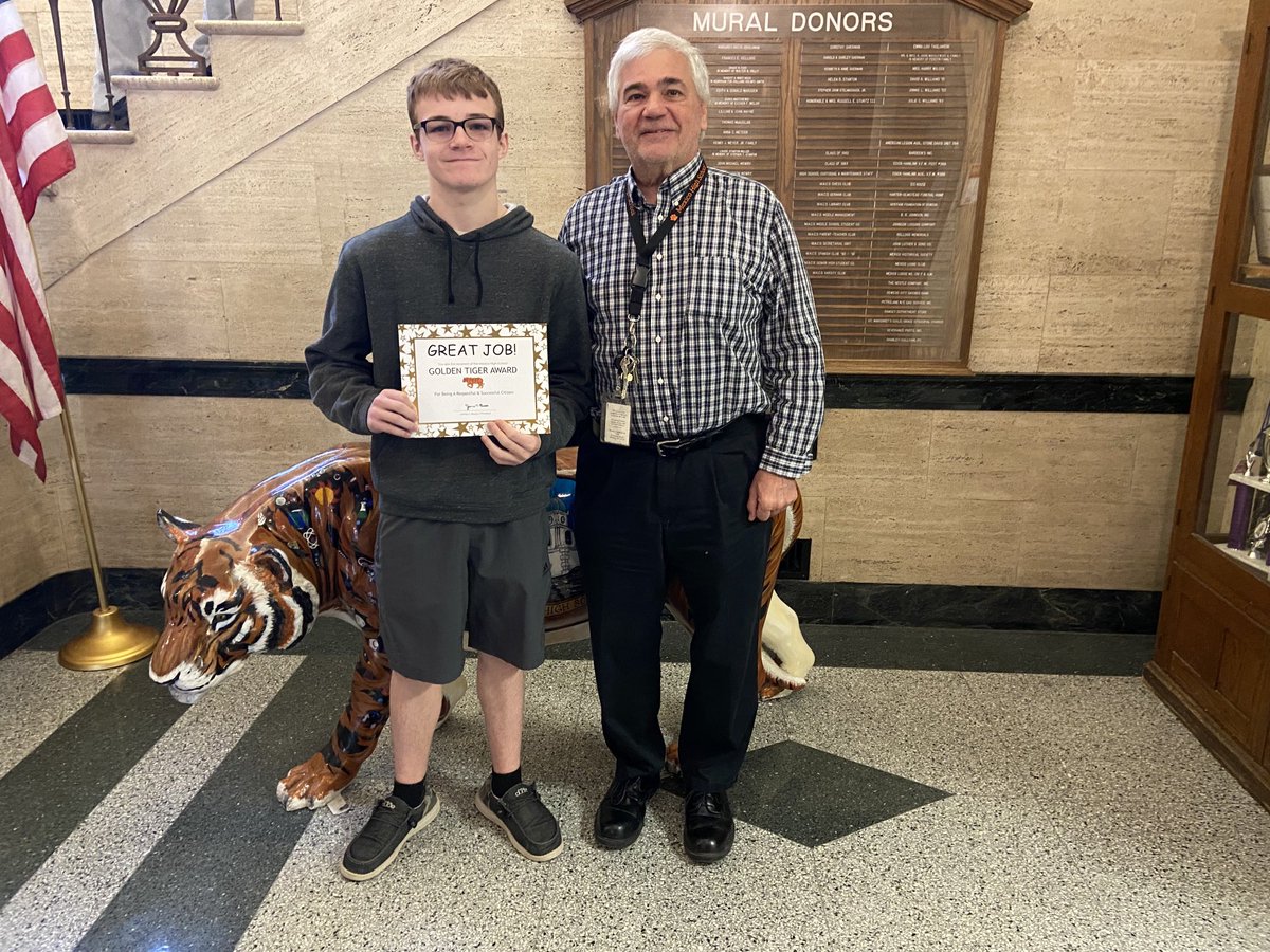 Congratulations to Cooper LaParr on earning the Golden Tiger award at Mexico High School.
