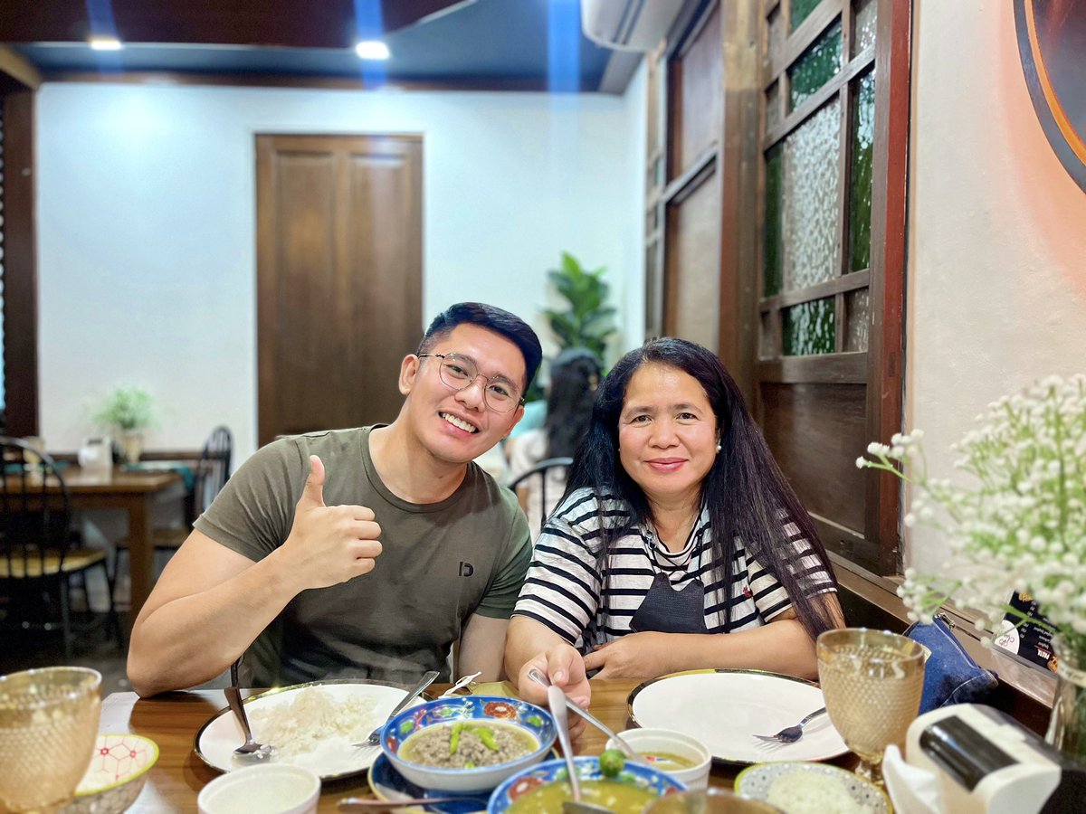 Russelcabida29's tweet photo. Rare moments with mama🍽️❣️😇 https://t.co/g0sK7Dt6ng