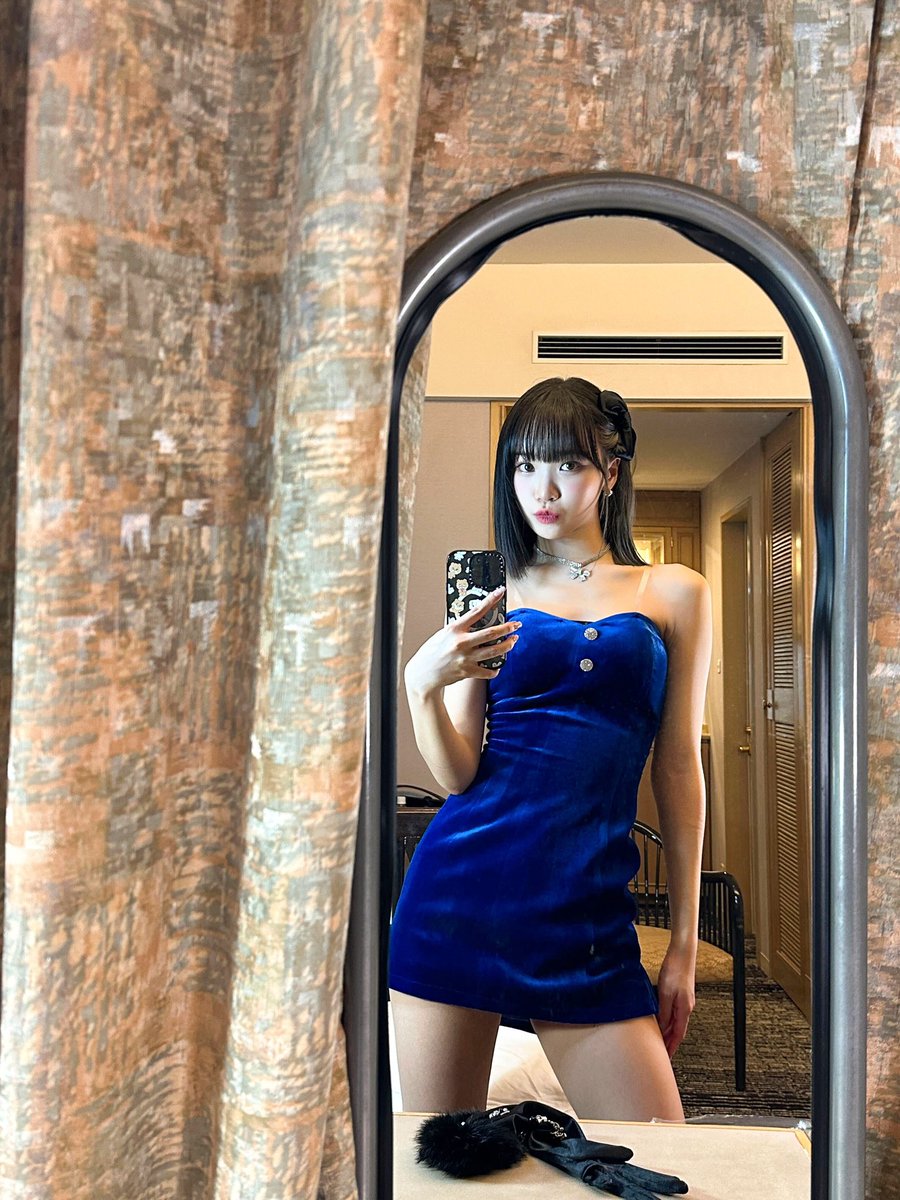 shuhja's tweet photo. wearing the fearless outfit after a long time. 💙 https://t.co/kGgDCPaNG7