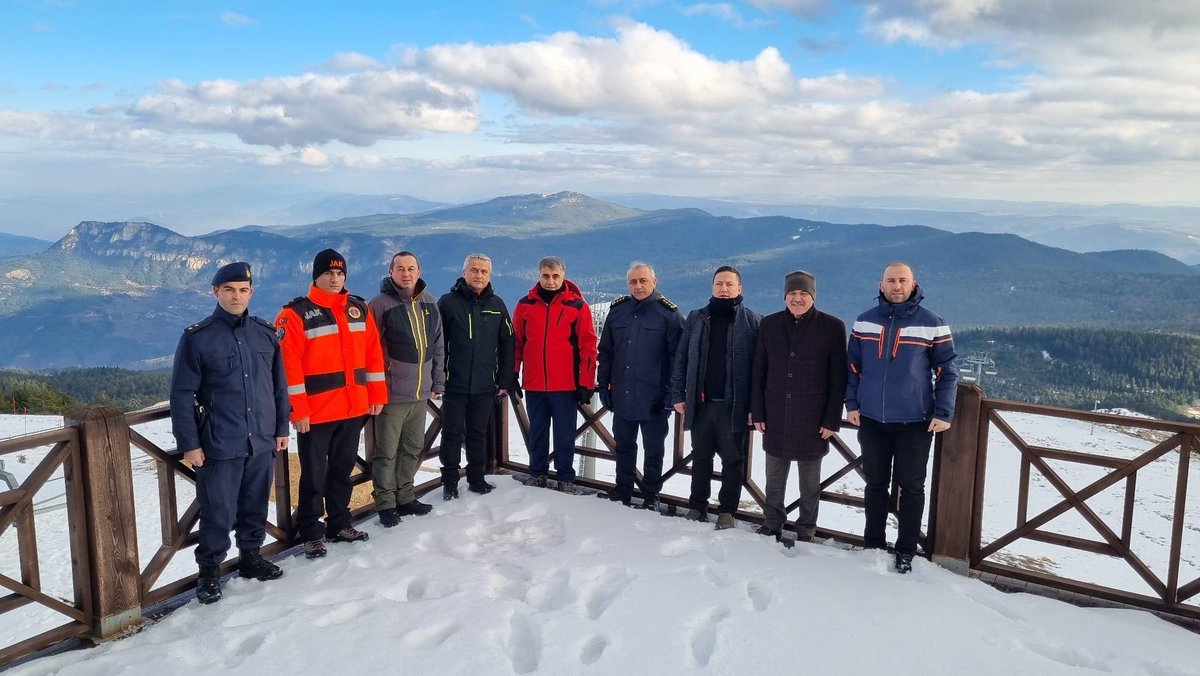 keltepeinfo's tweet photo. Karabük Keltepe Kayak Merkezi Kış Sezonuna Hazır.
Vali Fuat Gürel kış sezonu öncesinde Karabük Keltepe Kayak Merkezini ziyaret ederek sezon öncesinde yapılan çalışmaları yerinde inceledi. https://t.co/tLuB6LWKWA