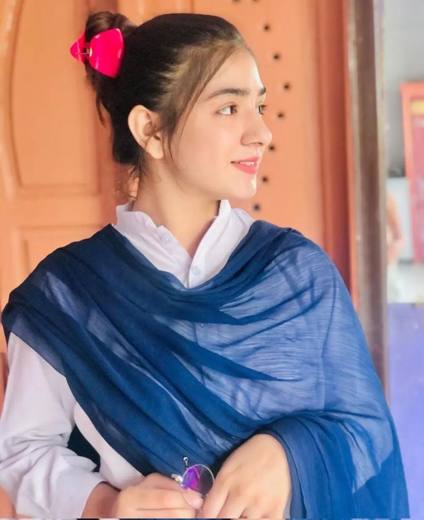 itz_mehwish's tweet photo. Assalam o alaikum 😺
How are you? #mehwi #tweets #white 🤍 #blue 💙 https://t.co/DF9WbMpRDv