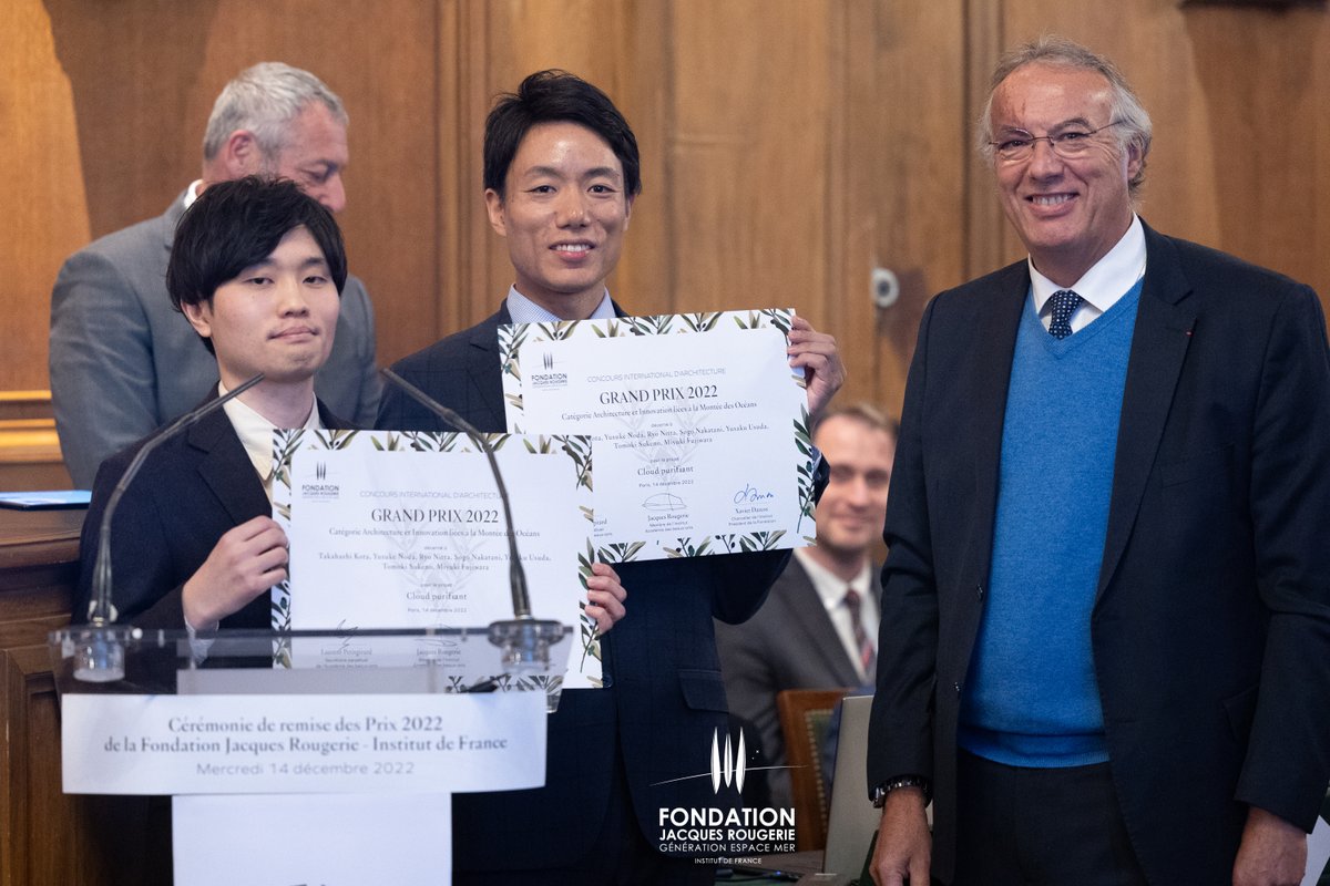 FondationJR's tweet photo. #JOUR3 : LE GRAND PRIX INTERNATIONAL 2022 DE L'ARCHITECTURE &amp; D'INNOVATION LIEES AU LITTORAL &amp; A LA MONTEE DES OCEANS : PURRIFIYNG CLOUD
Le Grand Prix est décerné à l’équipe pluridisciplinaire japonaise pour leur projet Purrifying Cloud. https://t.co/ikKGFAQZY9