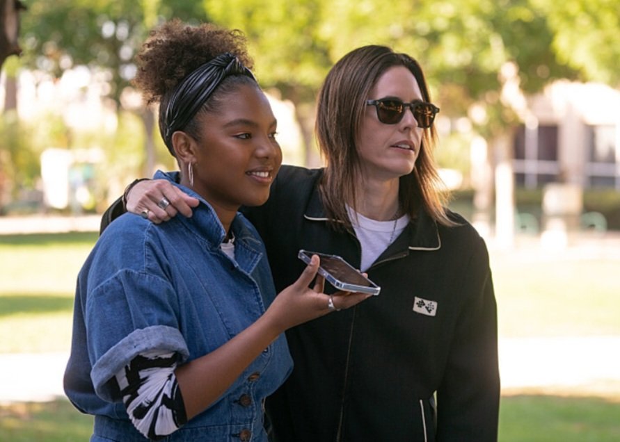 tinabette4ever's tweet photo. As much as I miss her moms, I do love Angie's friendship with Shane 😍 Btw, could this be the phone call she has with Bette 🤔 https://t.co/xhfTtTbEOv