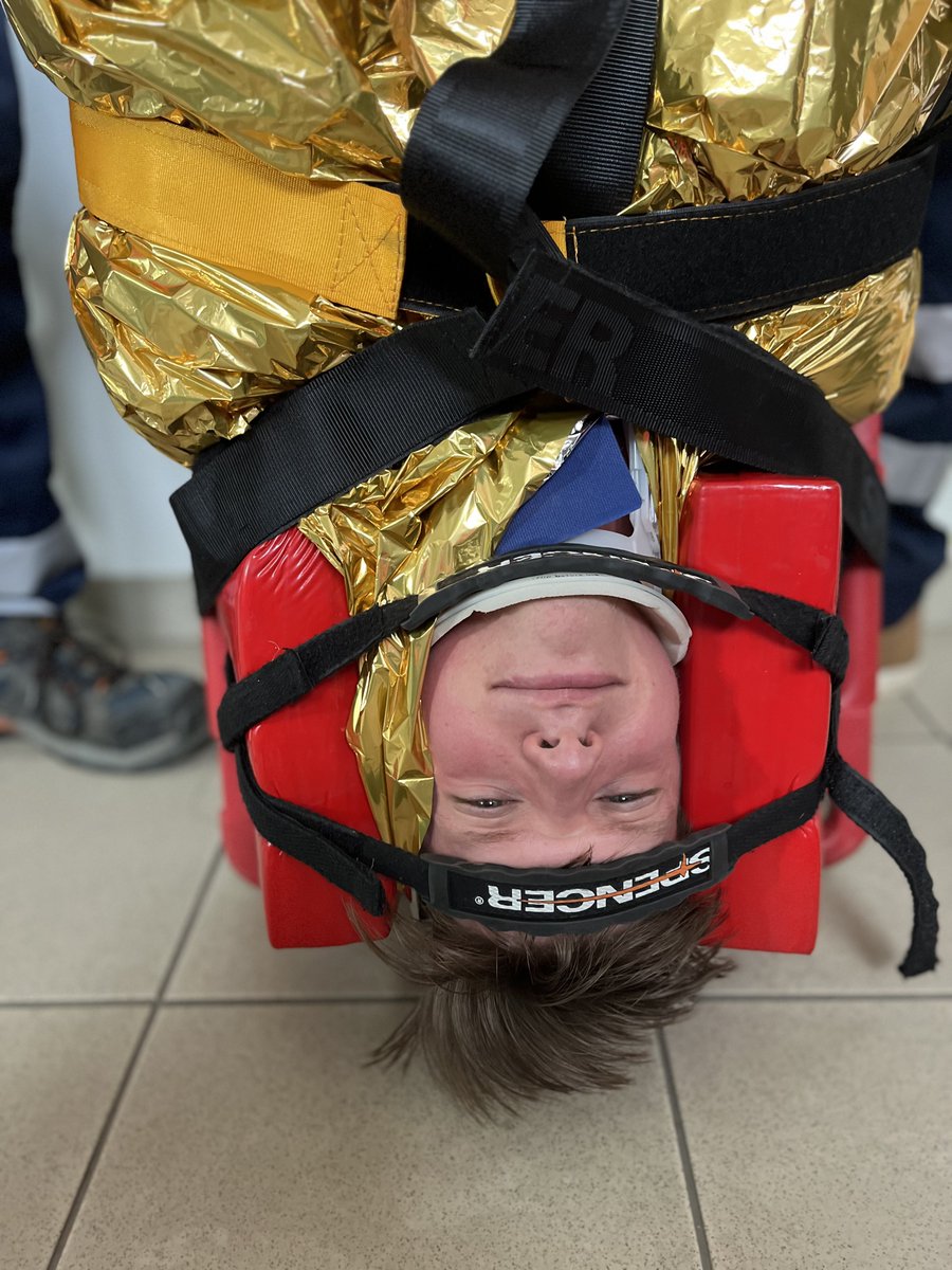 latiokm's tweet photo. Když na tobě kolegové cvičí svoji zachraňovací techniku, z pohledu pacienta to je opravdu zážitek to vidět a cítit z druhé strany. https://t.co/mNSQu6qaMn