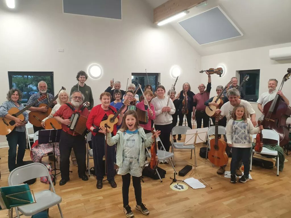 InsightDevon's tweet photo. Our new blog Friendships Across Generations is on the website https://t.co/yaVLxjiDUd. We have an innate need to connect, but sadly millions of people feel lonely most of the time. And contrary to common stereotypes it’s not just an issue for older people. #devon #wellbeing https://t.co/OzluXLHMhR