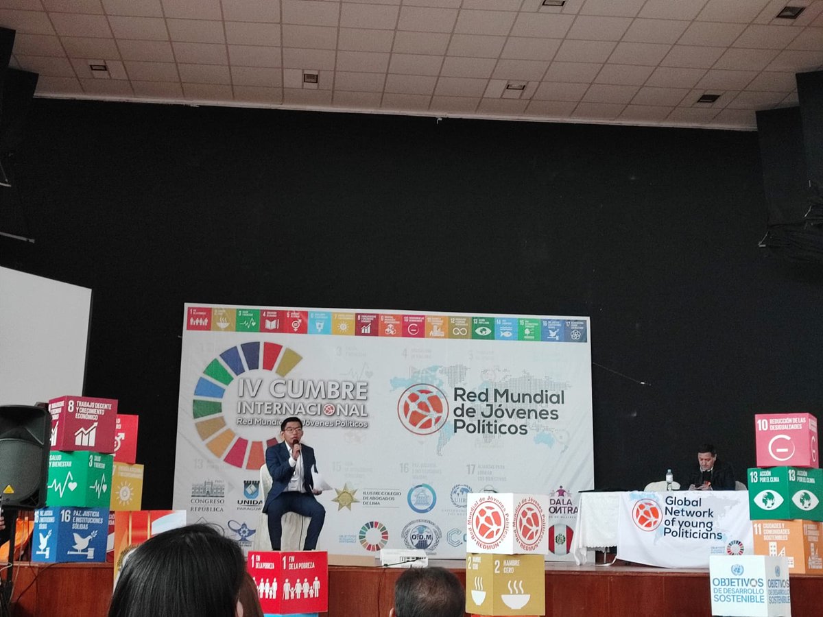 LuciaNolascoC's tweet photo. 11 de Noviembre 
DÍA 1: IV CUMBRE   
Estuvimos en la Casa de la Cultura  de San Miguel donde se puedo recolectar experiencias con otros paises y fortalecer nuestros conocimientos políticos en la Agenda 2030 y los 17 ODS, con ponencias internacionales. https://t.co/ooR5uEuTlk