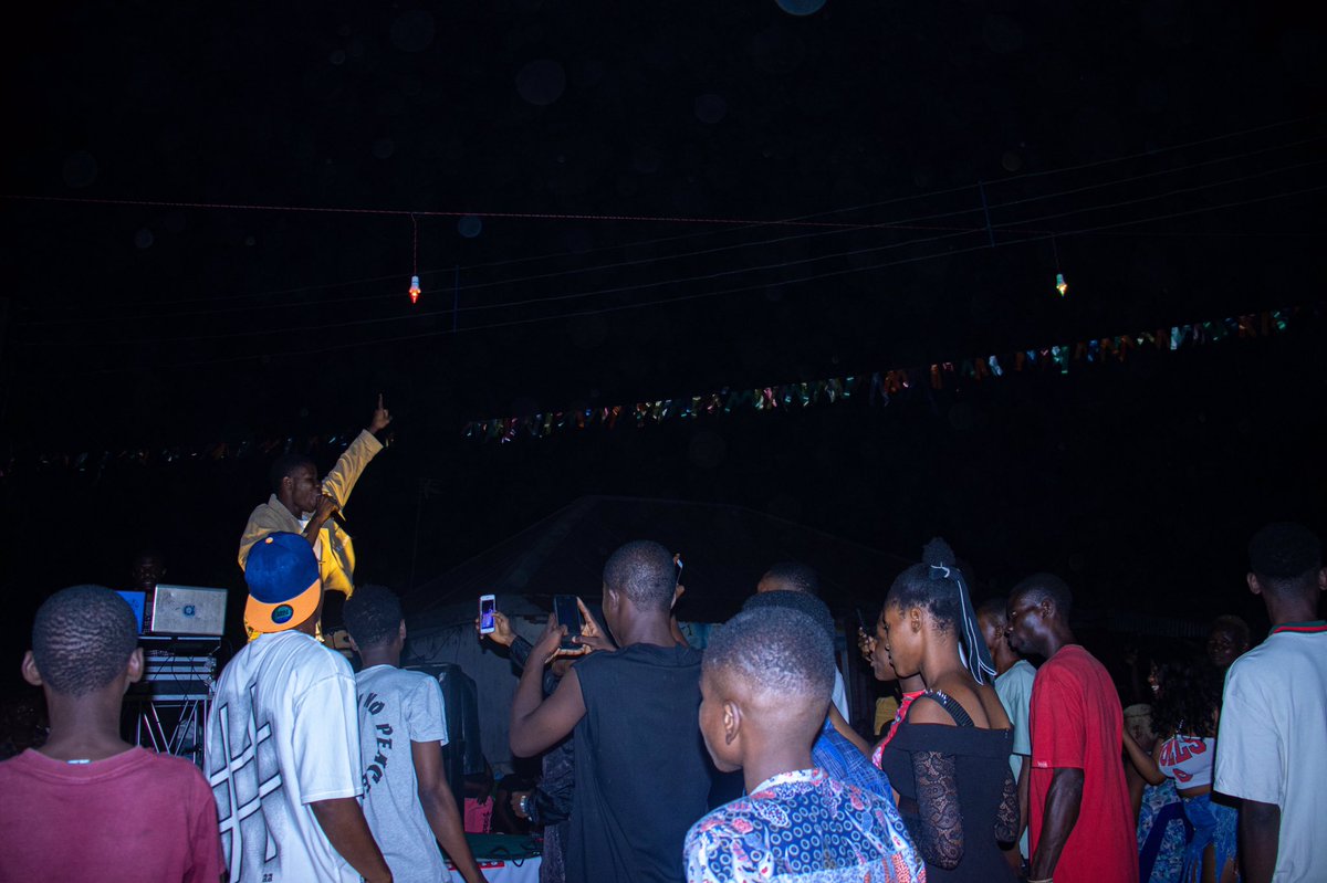 kingmorgan4TP's tweet photo. Thank you for supporting the brand ❤️🥹, I’m grateful 😇
2023, we Dey game!!!
Happy new year 🎊
📷 @slam_mer
#M4TP https://t.co/zaZArlsGNO
