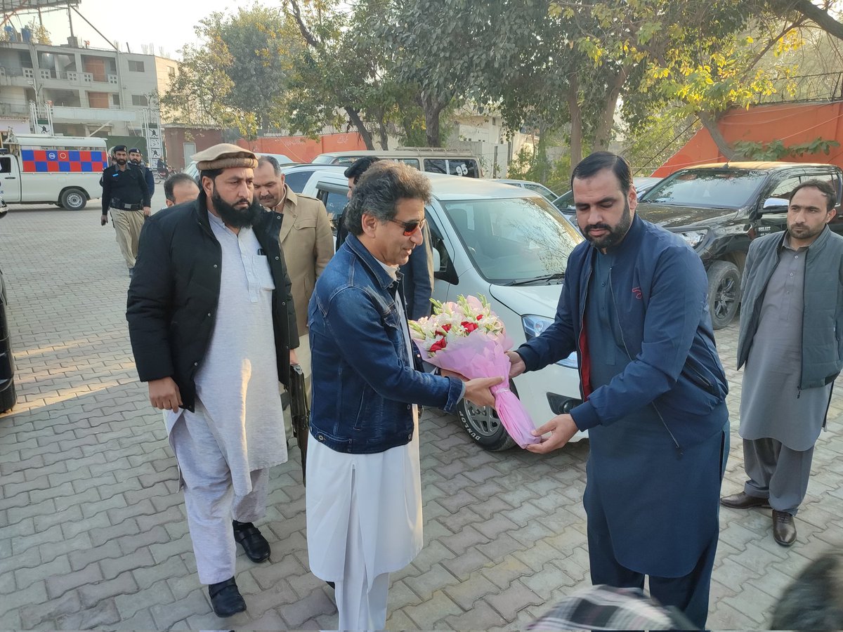 KPDGSports's tweet photo. Minister for Sports and Youth Affairs @AtifKhan cheers on the players as the final match of the #InterConstituencyGames2022 kicks off at the Tehmas Khan Football Ground - showing his #commitment to #supporting #sports in Khyber Pakhtunkhwa!
#KhelRahaHaiKP
#PlayForKP https://t.co/rvTSh3sf9F