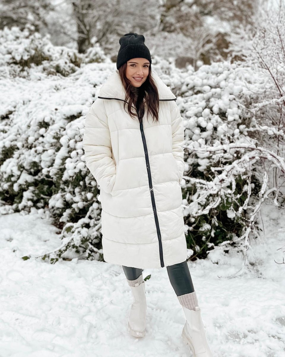 Dorothy_Perkins's tweet photo. Winter whites have never looked so good βοΈπ€
https://t.co/wDKruSqWqN π β¨
πΈ @thehawker_family
#DPLoves #dorothyperkins #influencerstyle #winteroutfit2022 #coatoftheday #OOTD #everydayoutfit https://t.co/i77AFQuZaO