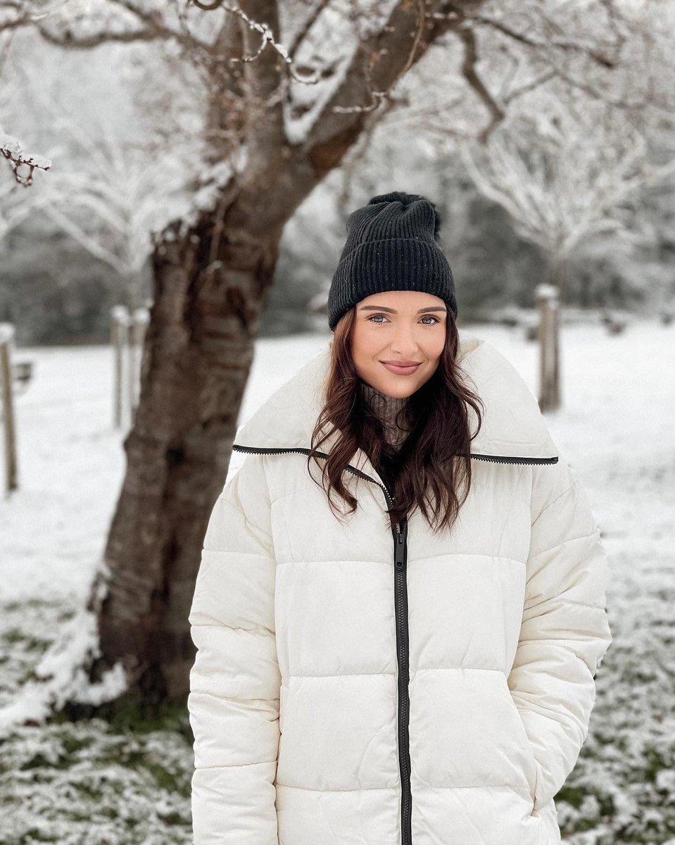 Dorothy_Perkins's tweet photo. Winter whites have never looked so good βοΈπ€
https://t.co/wDKruSqWqN π β¨
πΈ @thehawker_family
#DPLoves #dorothyperkins #influencerstyle #winteroutfit2022 #coatoftheday #OOTD #everydayoutfit https://t.co/i77AFQuZaO