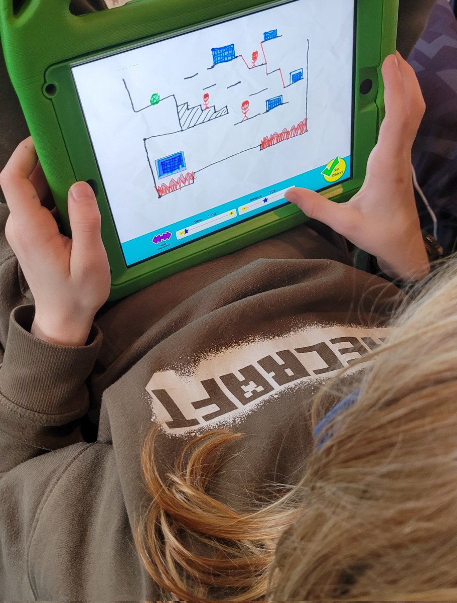 jufmarjan's tweet image. Leuk huiswerk in de kerstvakantie: uitproberen van pixicade. Zelf een game tekenen en daarna bewerken in de app (debuggen en/of powerups toevoegen), ik vind het echt een aanrader #ipabo #programmeren #computationalthinking #pixicade