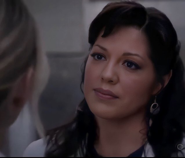 Vaninhaborges07's tweet photo. Arizona apologizes to Callie about the amputation, too bad she didn't find out about it sooner. Callie protected her at all times, and we can see the love in their eyes even when they are apart. 😭 #calzona #greys #callietorres #arizonarobbins S11:E 20 https://t.co/xUUSZ5hNHz