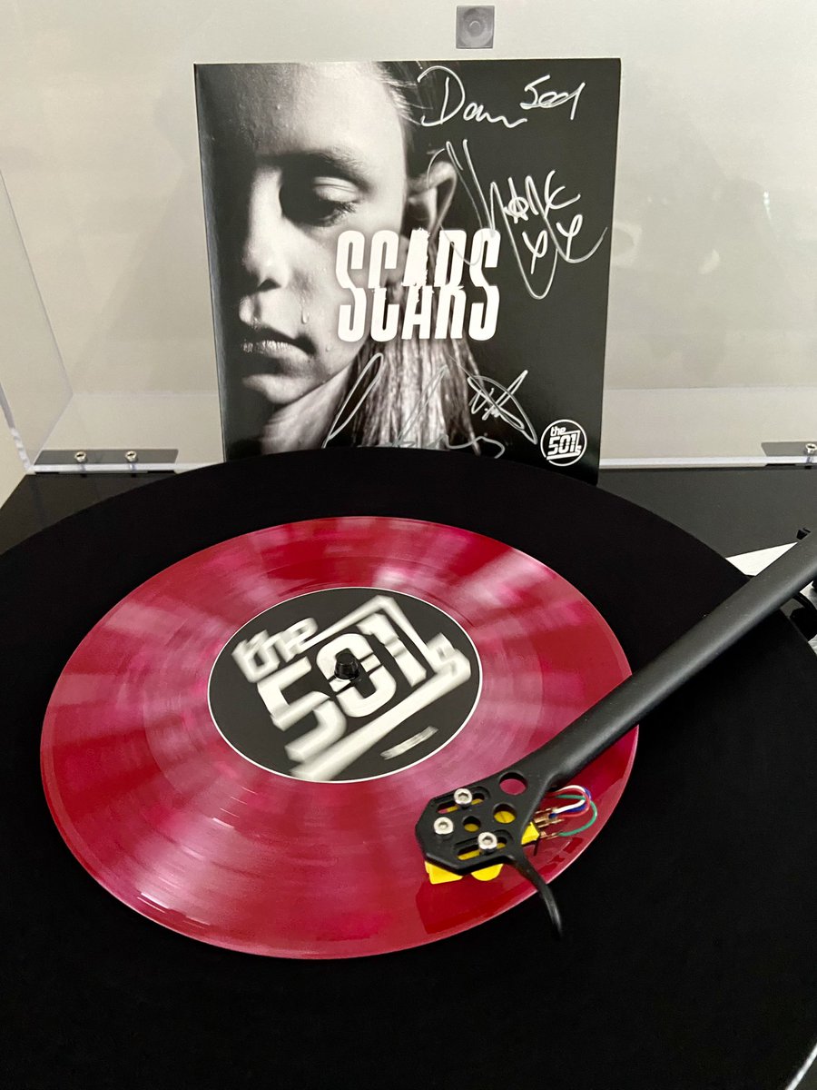 steved373's tweet photo. @The501sMusic : Now spinning… 🎸🤘🏻 https://t.co/OLaHpvhnl6