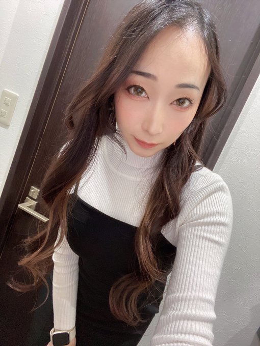 店長出勤しました！BAR蓮実クレア飲むよー！ https://t.co/lmRdkVvuoq