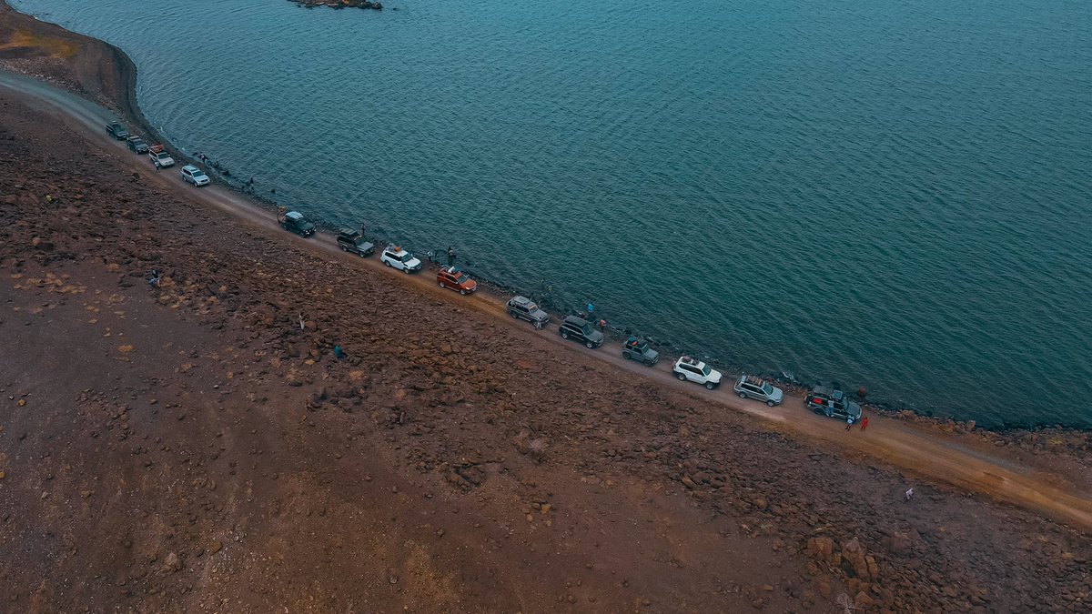 MaraNomads's tweet image. We are just back from the most grueling, most epic, most insane trip ever! A 9 days, 2400kms trip circumnavigating Lake Turkana from the eastern shores to the western shores! 

All the cars made it! It was quite a motley group of cars! 

📸 thread. 1️⃣

📸 @mercymurugi, @brolineKO