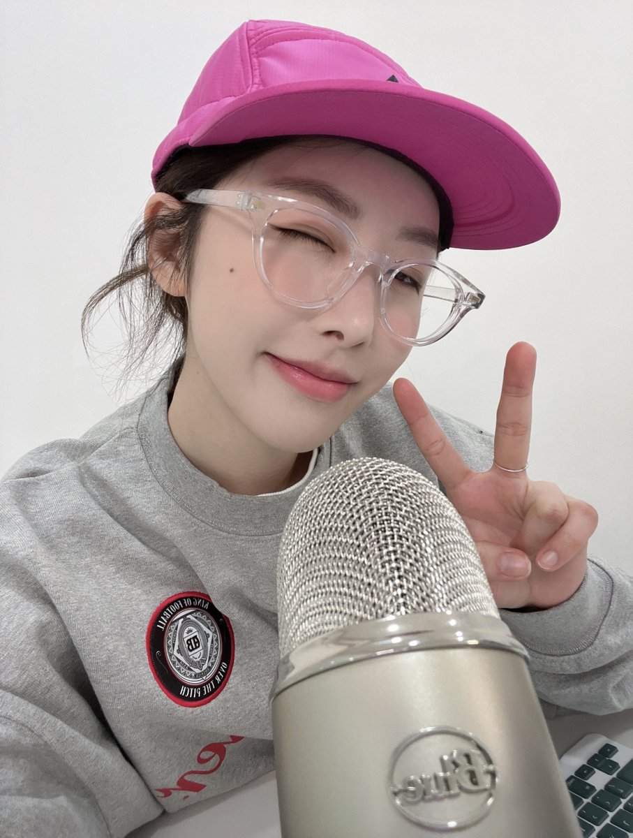 Hezz_offcl's tweet photo. [#Hezz_pic📸] 
슬슬 플리맛집이라고 소문날 때가 된거같은디,,~?
우리 올해는 같이 기록 해보아요💌

#Hezz #헤즈
#홍의진 #HONGEUIJIN https://t.co/SNGjw0DCN4