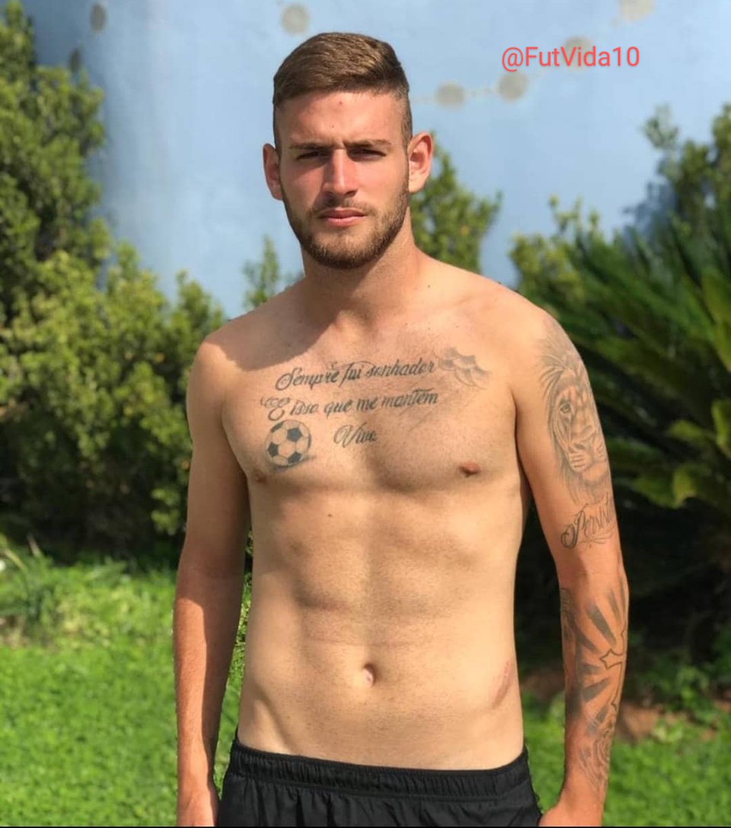 FutVida10's tweet photo. Que macho gostoso é o volante Jesus Jr. 

😋😋😋🤤🤤🤤

#Futebol #Soccer #Football #Gostoso #Lindo #MonteAzul #Volante #JesusJrFV #JesusJuniorFV #JesusFV https://t.co/kTy8TUAGTH