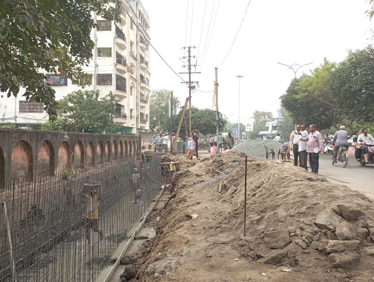 RMCoffice's tweet photo. RCC drain work in progress at 5th division by @RMCoffice engineering staff.
#ccdrain #drainagesystem #drainagework https://t.co/TK0sCxS36Z