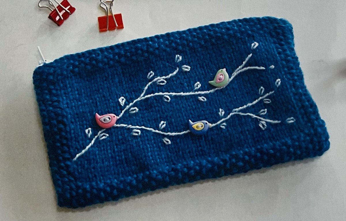 DDCrochetDesign's tweet photo. Knitted Bird Embroidered Pencil Case Knitting Pattern #bird #embroidery #littlebirds #BirdTwitter #Drawing #Gift #ShopIndie #MHHSBD #knittingpattern #knitting #knit #pencilcase #craftcase #knits https://t.co/Fdc8AbvCmY https://t.co/fdXoxw00IK