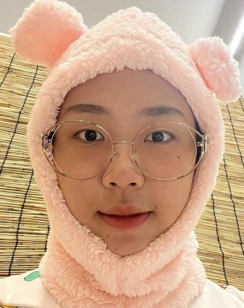 ——— thread 💞 ทุกคนอาจคุ้นเคยกับแม่สาวก๊งเหล้าดาวตลกในยูทูป แต่ก็อาจไม่รู้จริง ๆ ว่าเธอคนนี้เป็นใครมาจากไหน มาค้าบบบบ เราขอนำเสนอเทรดขายแร็ปเปอร์คอมมิเดียนแดนเซอร์ยูทูปเบอร์สาวลูกรักฮันกุกซารัม “อียองจี” 🌻🌈🔥

#leeyoungji #youngji #이영지