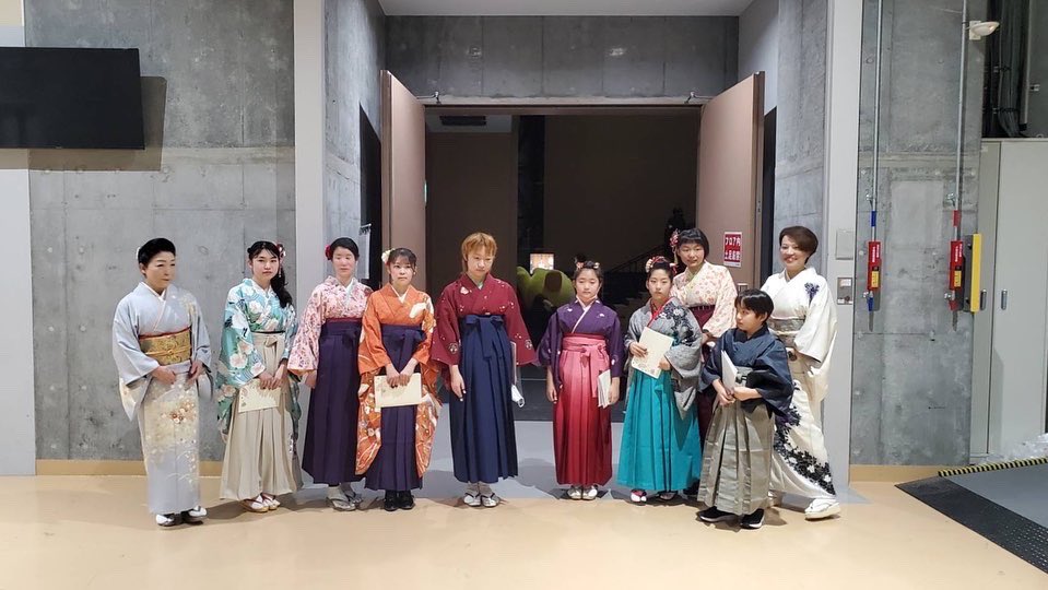 dosen00's tweet photo. 昨日はとても光栄な場所で子ども達が演奏をご披露する機会をいただきました。
伝統文化を継承していく子ども達にとって貴重な経験です。
表も裏もたくさんの方の支えのおかげで無事に終えることができました。
ありがとうございました。 https://t.co/OzsXlR17D4
