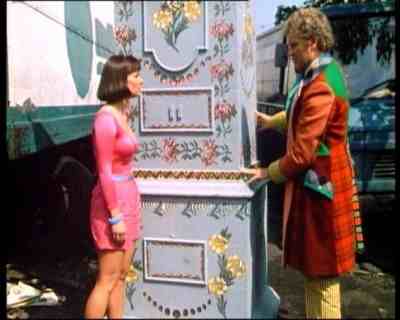 atruedrwhofan's tweet photo. #OTD 1985: The TARDIS arrived back in Totters Lane, changed its shape, and old foes returned in #DoctorWho #AttackOfTheCybermen Episode One https://t.co/vMKMEcervb