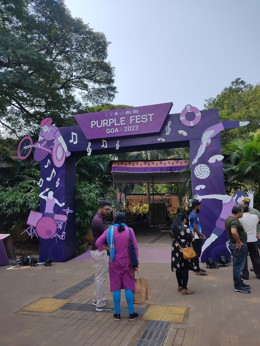 Meinhuak's tweet photo. Purple Fest happening in #Goa https://t.co/myHzcDu44k