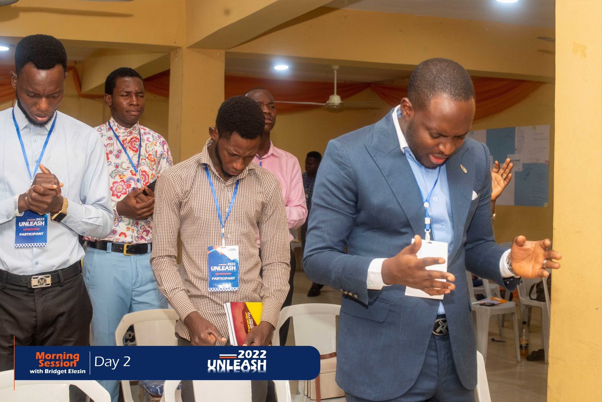 LQUnleash's tweet photo. Day 2 - Morning Session with Mrs. Bridget ELESIN {@bridgetelesin}

Expressions Beyond Gender Limitations.

#Unleash22
#December2022.
#Leadership
#Family #Gender
#Bootcamp
#LeadersQuarters https://t.co/n55Xrs2DNX