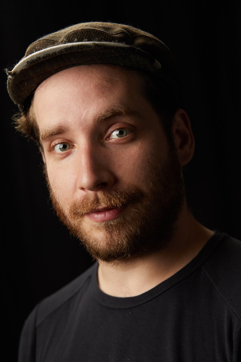 Neues Mitglied im künstlerischen Leitungsteam ab August 2023! Jan Meyer wird ab der kommenden Spielzeit Schauspielchef an den <a href="/LabueSachsen/">Landesbühnen Sachsen</a>. Seine erste Regiearbeit für Radebeul hat bereits im Januar 2023 Premiere: KUNST von Yasmina Reza. Alle Infos: bit.ly/3Zeyhi4