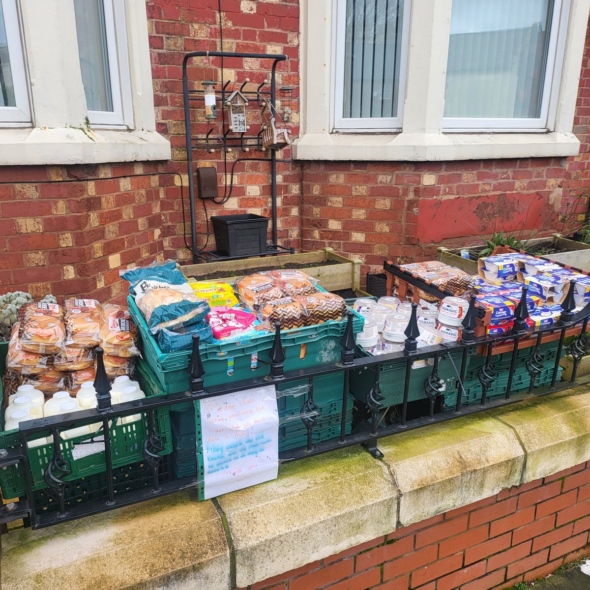 sammyricho's tweet image. Absolute full baskets today #anfieldroad #thecommunitybasket