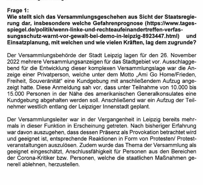 RassismusT's tweet photo. Motto "Ami go home" #le2611 #Leipzig, Polizei #Sachsen denkt:
"räumlichen Nähe zum amerikanischen Generalkonsulat davon ausgegangen werden, dass es zumindest zu kritischen Aktionen bzw. Protestformen kommen könnte, die sich gegen die USA richten."
▶️ https://t.co/oyuFAImjbV https://t.co/QgaKb0aW1o