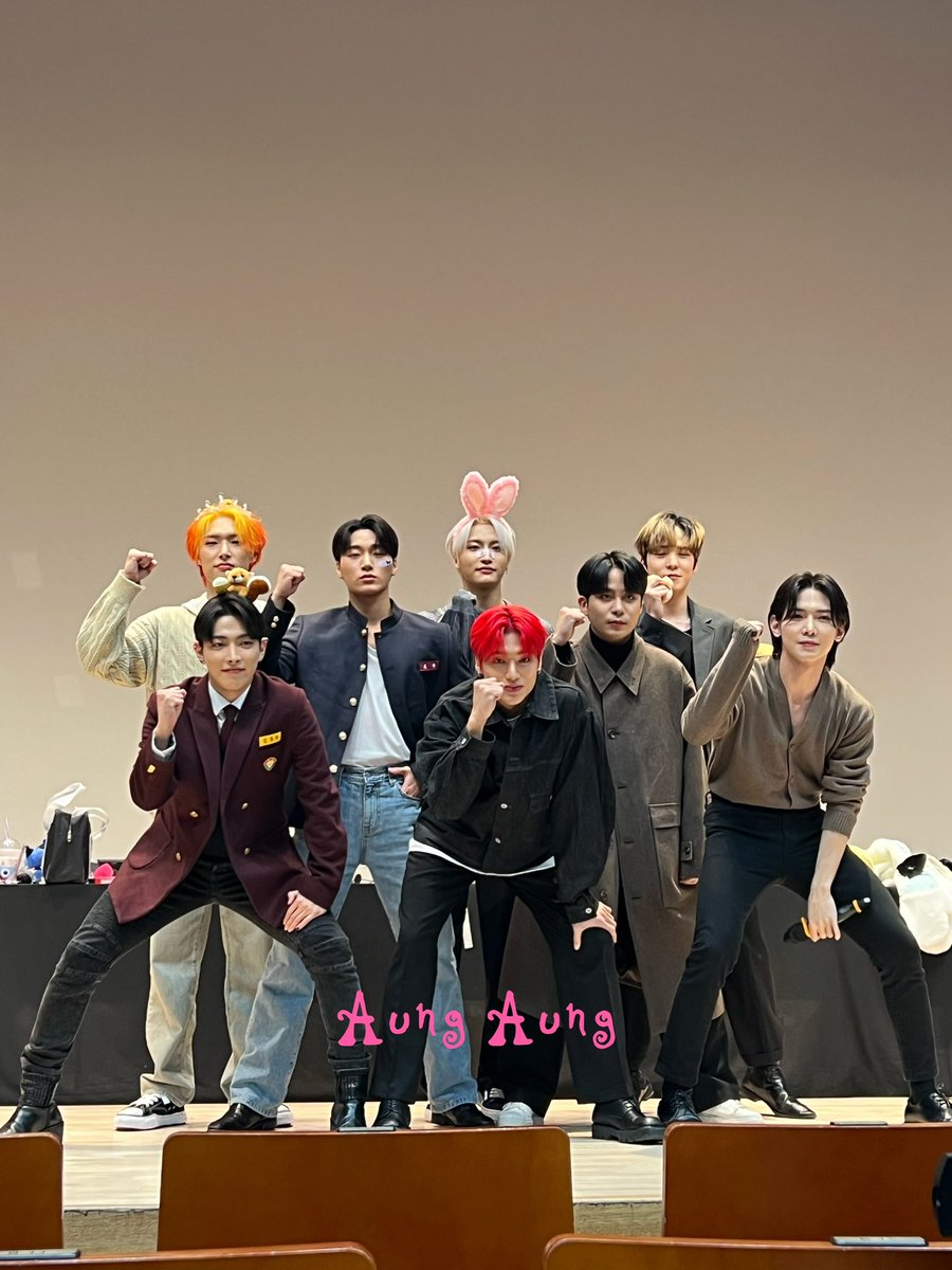 aamphin's tweet photo. Fighting!!!!!!!
#ATEEZ https://t.co/hxE46ohge8