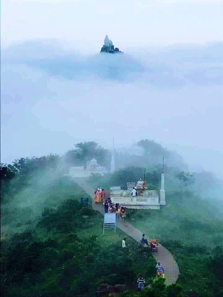 iAmitRajawat's tweet photo. Dear Hindus, raise your voice to save Sammed Shikhar Ji. 
Jharkhand govt is hell bent to destroy the sanctity of the pilgrim place by making it a tourist destination. 

Every Hindu must support our Jain brothers !! 
#SaveSammedShikharJi https://t.co/daZkKzyzqA