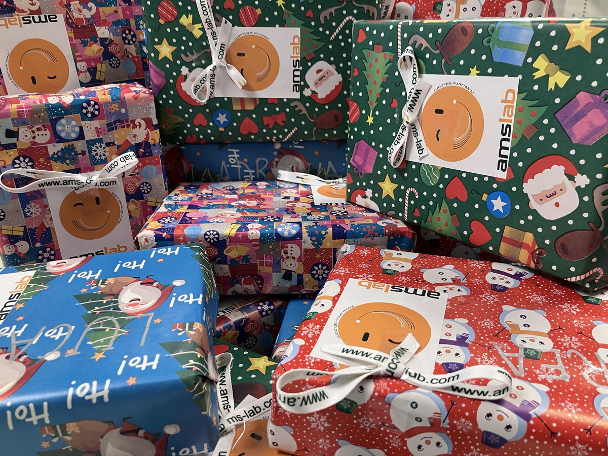 AMSlab's tweet image. Este año los Reyes Magos se han pasado por las instalaciones de #AMSlab para dejar un regalito a los #AMSkids.

Los más peques de la casa, son los que cada día, llenan de alegría y recargan las pilas a los papis y mamis que forman parte de nuestro equipo.

 ¡FELICES FIESTAS! 🥳