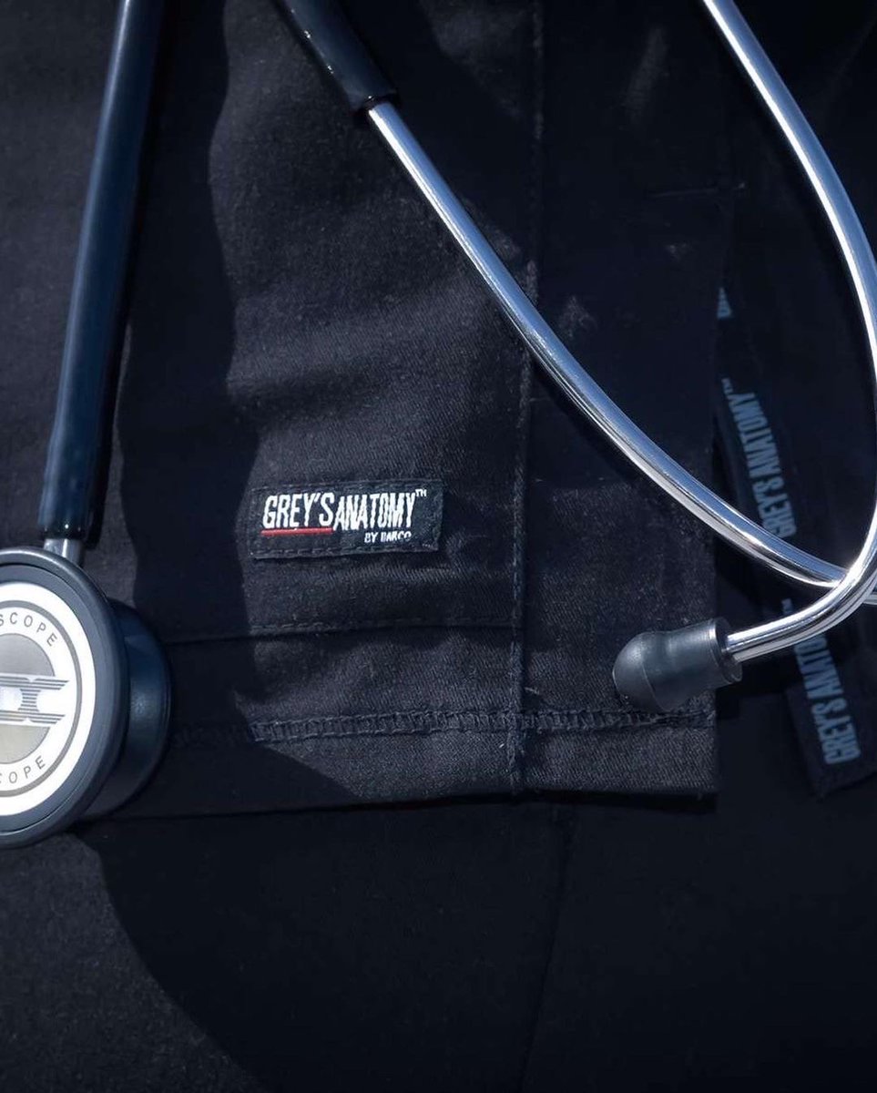 ScrubsAndBeyond's tweet photo. Black to basics. https://t.co/64xDmxYJVm