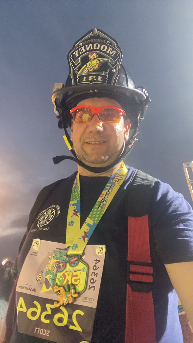 ScottrunsDisney's tweet image. 5k in the books… #WDW5k #DopeyChallenge #givekidstheworld #gktwvillage
