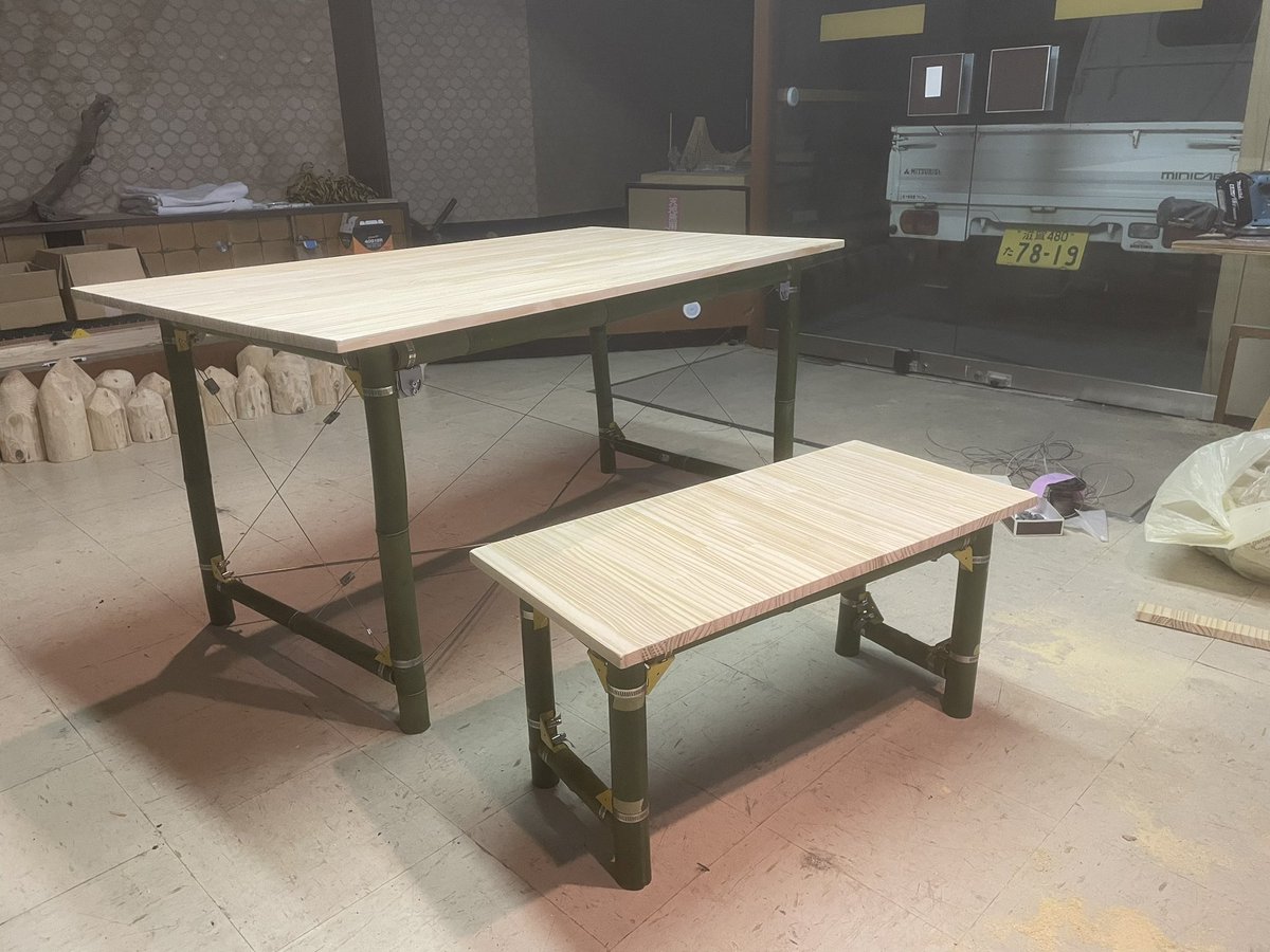 studioon_site's tweet photo. 竹製のOKINA家具、ついに折り畳みが出来るようになった。大きな進化。 https://t.co/LFjTHZeZBS