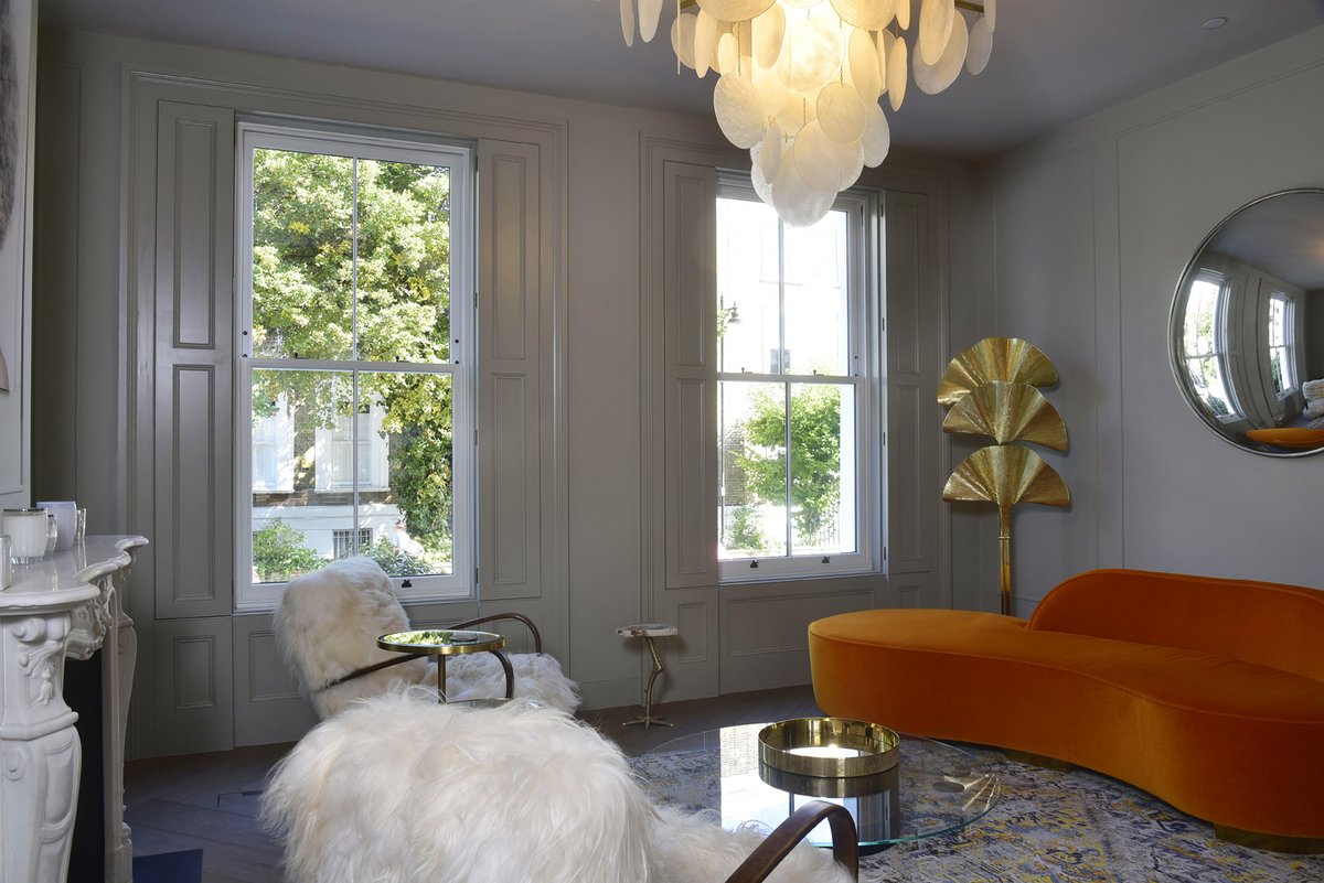 MumfordWood's tweet image. Quirky can still be traditional... check out these lovely sash windows in this contemporary-styled London home. 

#quirkyroom #interiordesign #funroom #orangesofa #sashwindows #timbersash #interiorsuk #timberwindows #largesash #whitewindows #londonhomes #londondecor #mumfordwood