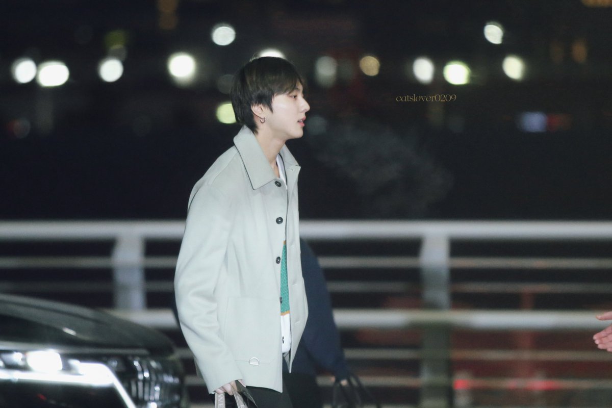 catslover0209's tweet photo. 230105 ICN
👦🏻💨
-
#ENHYPEN #정원 
#JUNGWON #엔하이픈 https://t.co/9oG3xUhxMp