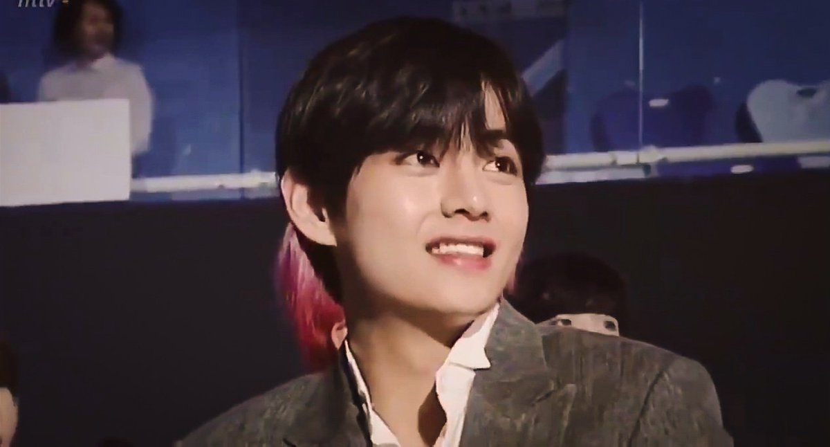 95SCONCERT's tweet photo. Taehyung is such a heartthrob https://t.co/EnNJ15aSKz