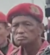 barogesh's tweet photo. @txtdrberseragam Bapak ini mulai curiga kalau ada sesuatu yang gak bener https://t.co/S1QlJpDSIc