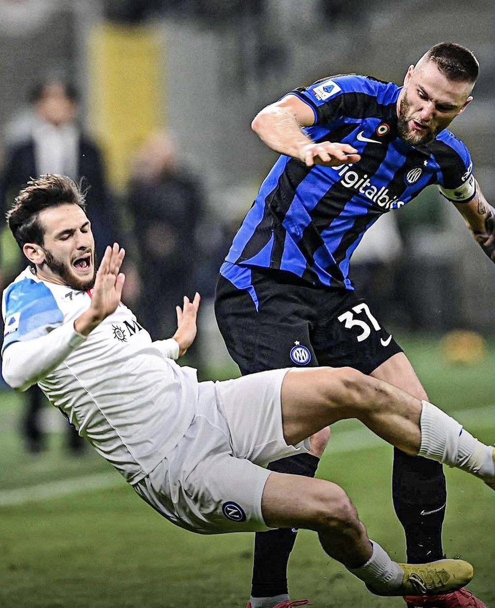 Ragmian's tweet photo. When you have to face real defenders and not TAA 🥶 https://t.co/ABU4F5Wg5U