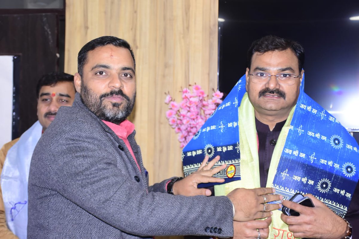 SanjaySinghmla's tweet photo. अयोध्या स्थित भवदीय पब्लिक विद्यालय में पार्टी के कर्मठ कार्यकर्ताओं व अन्य प्रबुद्धजनों से स्नेहिल भेंट व चर्चा हुई।
@BJP4UP @myogiadityanath @Bhupendraupbjp @idharampalsingh @AmitShah @JPNadda #bjpayodhya https://t.co/21yC1tMpA5