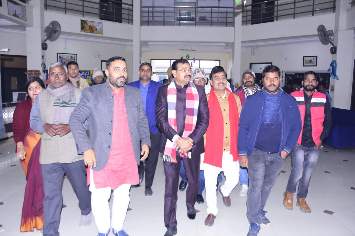 SanjaySinghmla's tweet photo. अयोध्या स्थित भवदीय पब्लिक विद्यालय में पार्टी के कर्मठ कार्यकर्ताओं व अन्य प्रबुद्धजनों से स्नेहिल भेंट व चर्चा हुई।
@BJP4UP @myogiadityanath @Bhupendraupbjp @idharampalsingh @AmitShah @JPNadda #bjpayodhya https://t.co/21yC1tMpA5