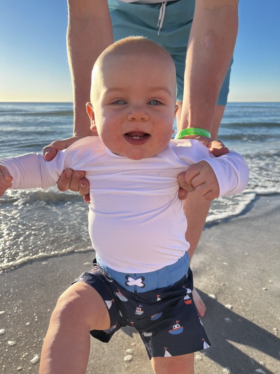 jefflytle_37's tweet photo. Hudson living the good life! https://t.co/iKKoEVCkBe