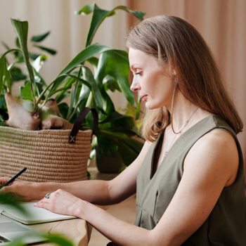 Following pension reforms rising to age 57 from 2028 unless your plan has a protected pension age, you can start using the money you’ve saved in your pension, but there are a few things you’ll need to consider. Find out more: wavertonwealth.co.uk/accessing-your…