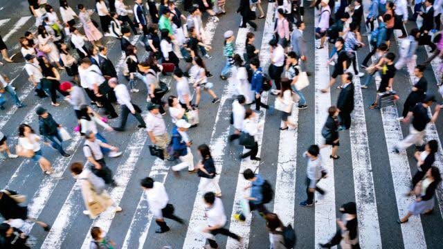 CVVoficial's tweet photo. Mais de 700 mil pessoas morrem por suicídio todos os anos. Para cada suicídio, estima-se, há cerca de 20 tentativas. O efeito é devastador em famílias, amigos, colegas, comunidades e sociedade. Muito pode ser feito pela prevenção.
#busqueajuda 
#CVV188
#PrevençãoDoSuicídio https://t.co/ZZz38ww6qi